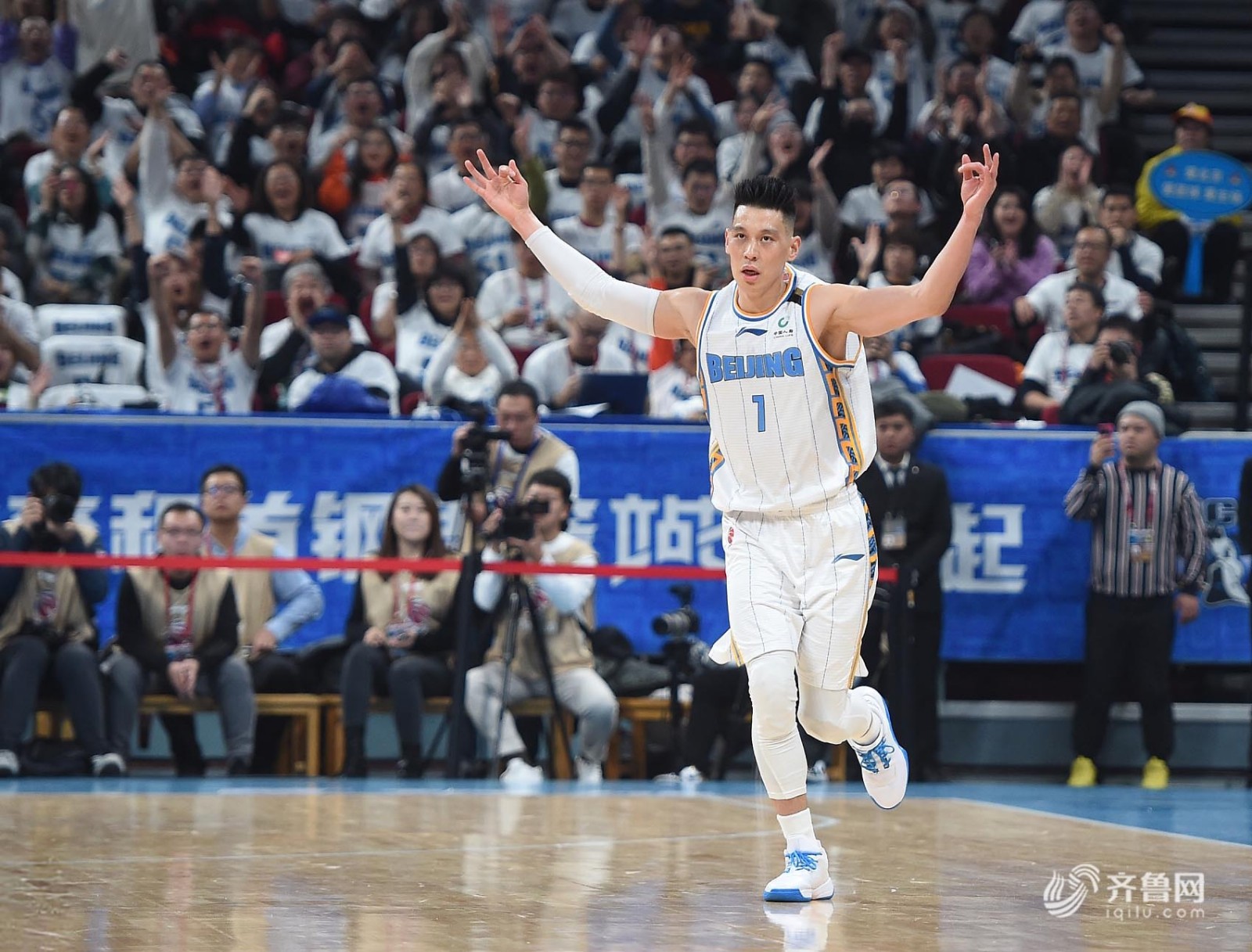 好博网址-关键时刻阿斯顿维拉备战CBA季后赛，远射贴柱细节曝光，引发热议，资深球员宣示担当的简单介绍